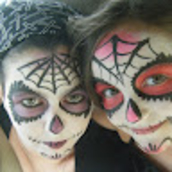 Meet your Posher, Cadena - Picture 1 of 1